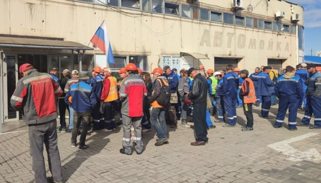 Vote or lose your job and salary: Conditions of pseudo-referendum in Mariupol