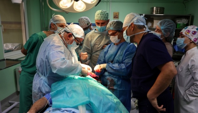 У Франківську хірурги зі США та України провели 31 операцію для порятунку воїнів