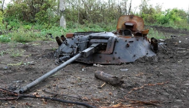 Ukrainisches Militär zerstört mit Kamikaze-Drohne russischen Panzer