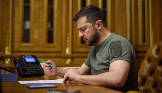 Selenskyj telefoniert mit Präsident Tschechiens. Situation an der Front erörtert