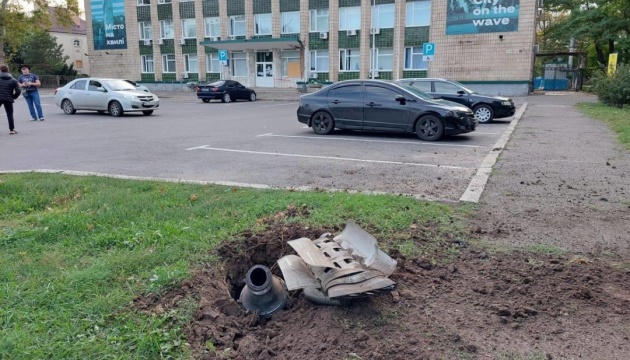 Обстріл зупинки в Миколаєві: троє людей загинули, 12 поранені