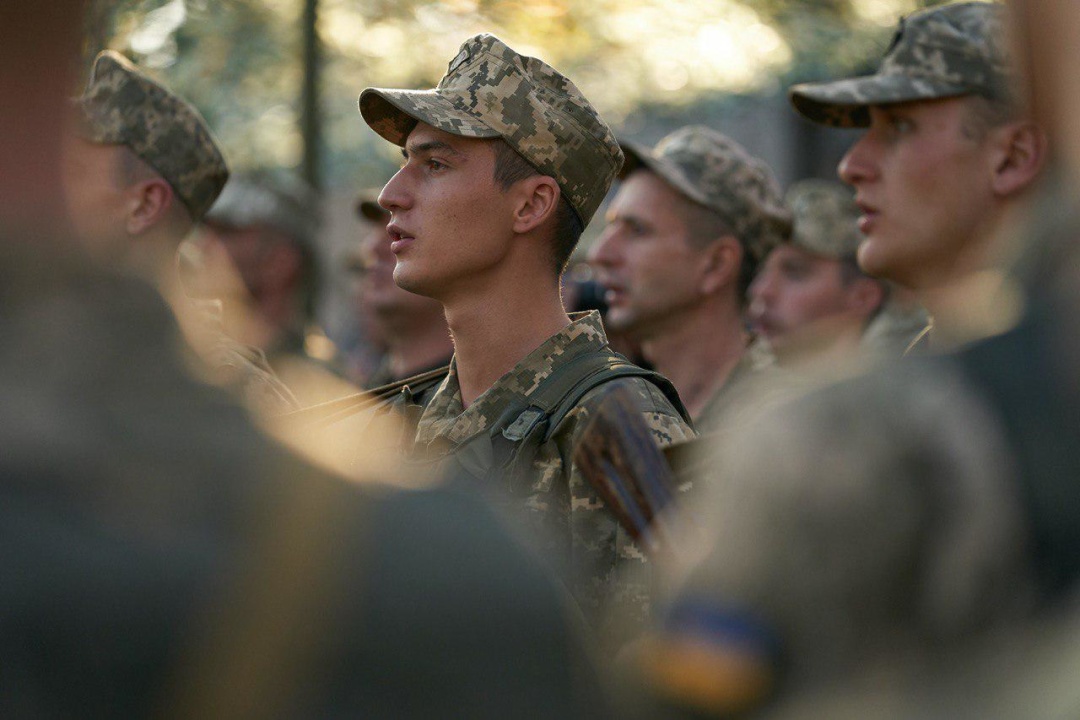 Має бути впроваджена система військової підготовки в школах, середніх професійних та вищих закладах...