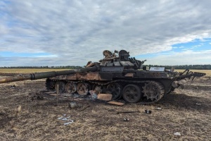 Ukrainian forces destroy Russian helicopter, three tanks, two guns in south