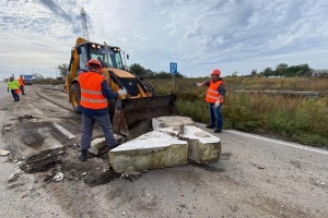 В освобожденных районах Харьковщины расчистили более 300 километров дорог 