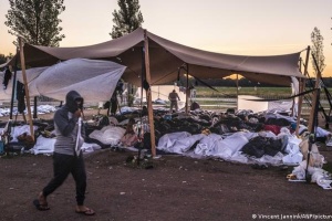 Нідерланди мають привести центри прийому біженців до стандартів ЄС - рішення суду