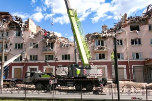 В Чернигове требуют начать демонтаж разрушенной гостиницы «Украина»