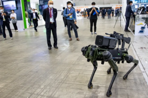Boston Dynamics та інші інженерні компанії пообіцяли не озброювати роботів
