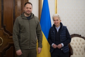 Єрмак обговорив із головою оборонного комітету Бундестагу посилення допомоги Україні