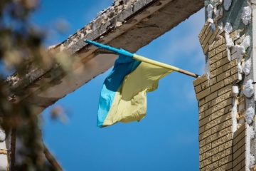 リマンにはすでにウクライナ国旗が掲げられている＝ゼレンシキー宇大統領