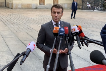 Emmanuel Macron déplore que l’agression russe « risque de préfigurer de plus vastes rivalités géopolitiques à l’avenir »