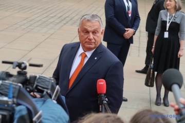 Orban asks Trump to "come back and bring peace"