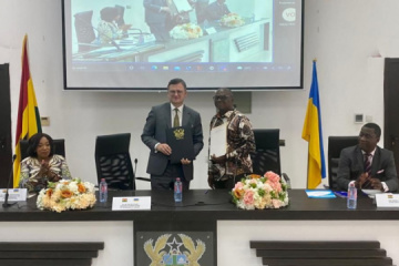 Ukrainian foreign minister opens business forum in Ghana