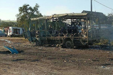 Rusos atacan con avión un convoy de autos civiles en la región de Jersón, dejando al menos cinco muertos