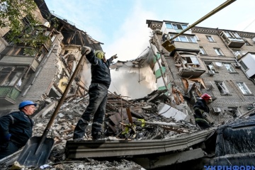 Zaporijjia : six corps retrouvés sous les décombres d'un immeuble, l'île de Khortytsia visée par l’armée russe