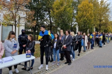 W Warszawie odbyło się „referendum” w sprawie przekazania ambasady rosyjskiej Polsce

