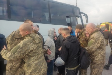 Otros 52 ucranianos liberados del cautiverio ruso
