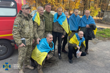 ウクライナ、ロシア拘束からさらに５２人の軍人・民間人を解放