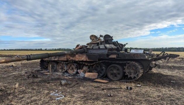 На півдні українські захисники знищили вісім танків, 18 гаубиць та понад 100 загарбників 