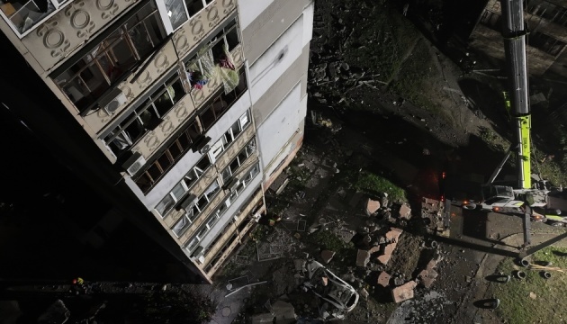 Beschuss von Mykolajiw: Rakete triff Hochhaus