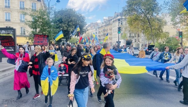 March in support of Ukraine held in Paris