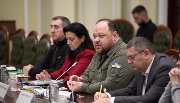 Stefanchuk pide a los parlamentos de la UE que contribuyan a proporcionar una ayuda militar aún mayor a Ucrania