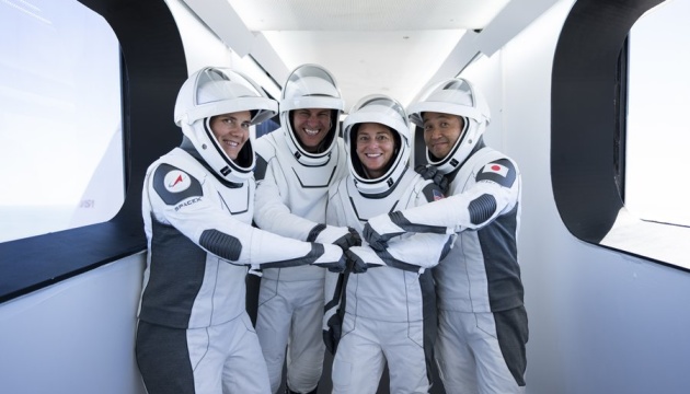 SpaceX від імені NASA відправила чотирьох астронавтів на МКС