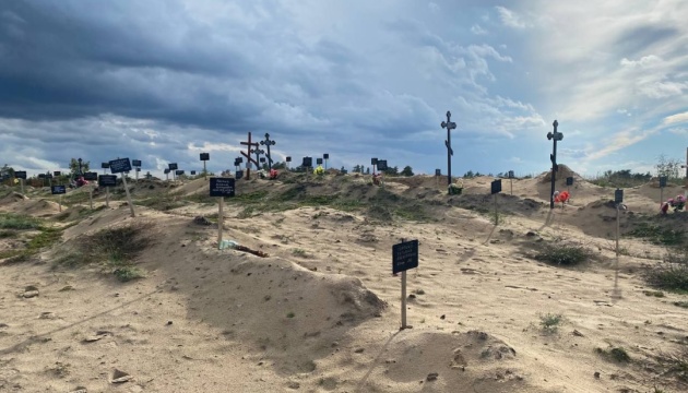 Burial site containing more than 50 graves found in liberated Lyman of Donetsk region - media