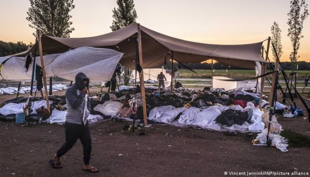 Нідерланди мають привести центри прийому біженців до стандартів ЄС - рішення суду