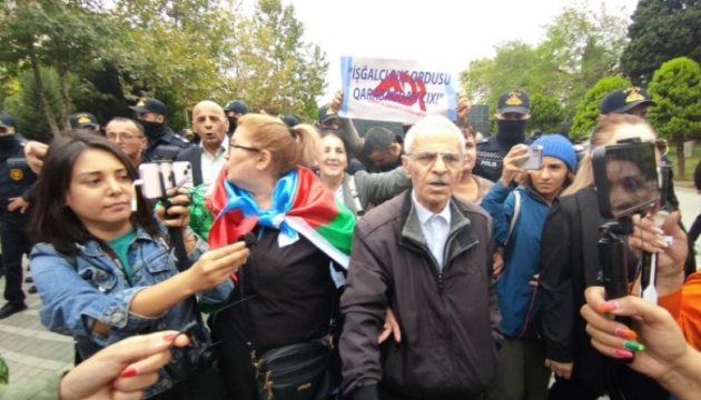 Біля посольства рф у Баку пройшов антиросійський мітинг