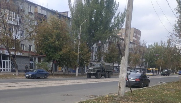 У Маріуполі фіксують рух російської військової техніки з позначкою «Z»