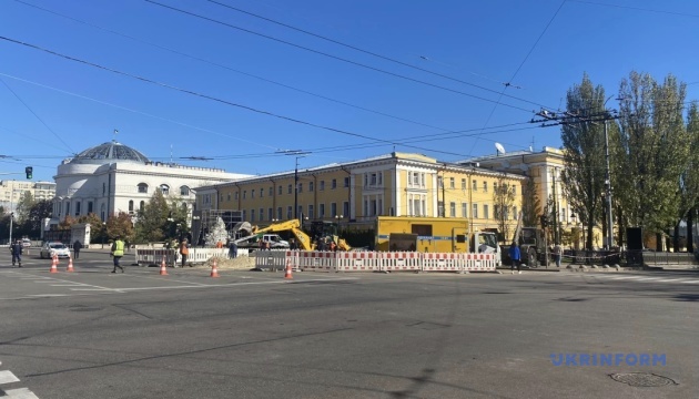 У Києві після учорашнього обстрілу відновили рух бульваром Шевченка
