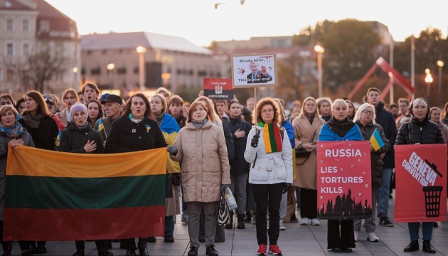 Акція протесту проти ракетних ударів рф по Україні пройшла у Вільнюсі