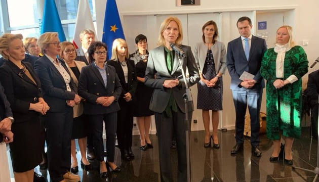 Кондратюк разом зі спікерками парламентів країн ЄС відкрили у Брюсселі виставку «Українські жінки»