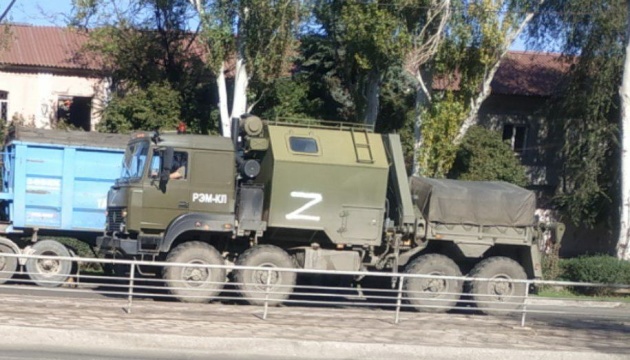 Андрющенко показав активний рух військової техніки рф у Маріуполі