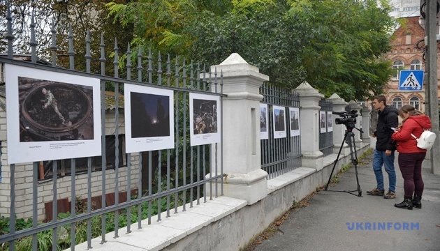 У Вінниці відкрилась фотовиставка просто неба «Україна. Війна та опір»