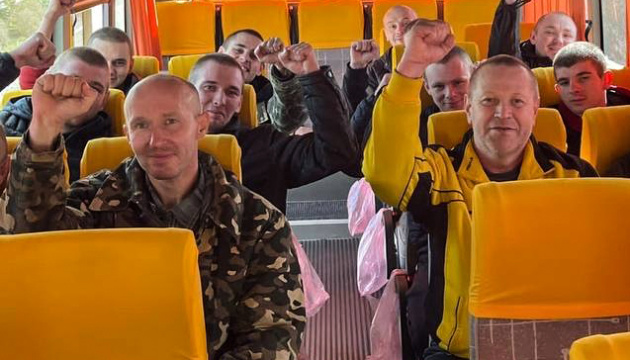 Twenty Ukrainian soldiers freed from Russian captivity