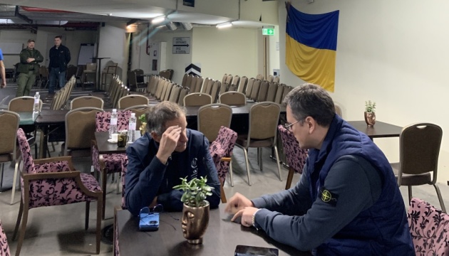 Кулеба провів переговори з главою МАГАТЕ у бомбосховищі в Києві