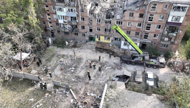 У Миколаєві внаслідок вчорашнього ракетного удару загинули семеро людей