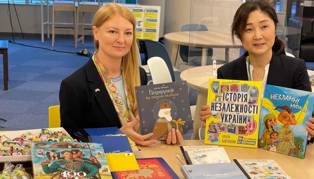 Українські діти в місті Йокогама отримали україномовні книжки