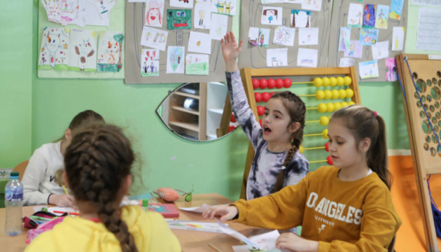 Około 200 000 dzieci z Ukrainy uczy się w polskich szkołach


