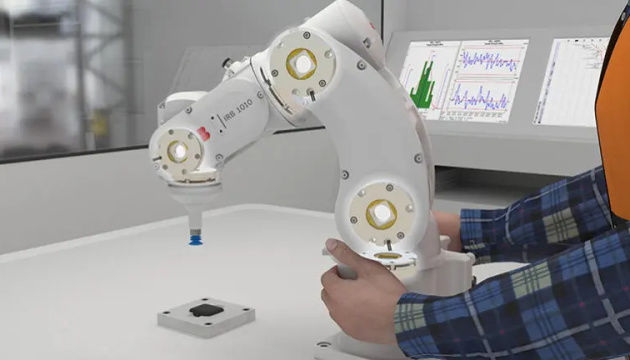 ABB представила промислового робота для виробництва електроніки