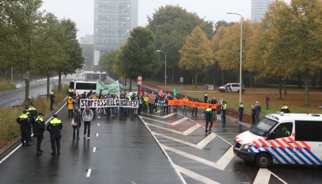 У Нідерландах затримали 62 кліматичних активістів, які перекрили автостраду