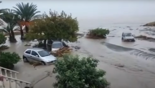 На Крит обрушився руйнівний шторм, є загиблі