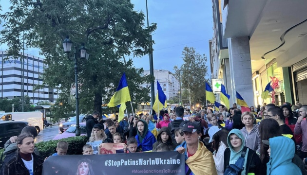 Українці провели ходу мітинг на підтримку захисників України в Афінах