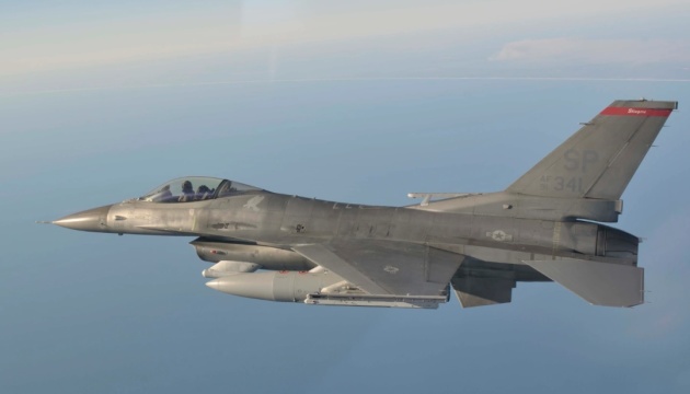 Польща хоче навчати українських пілотів на F-16 у межах місії ЄС – Блащак