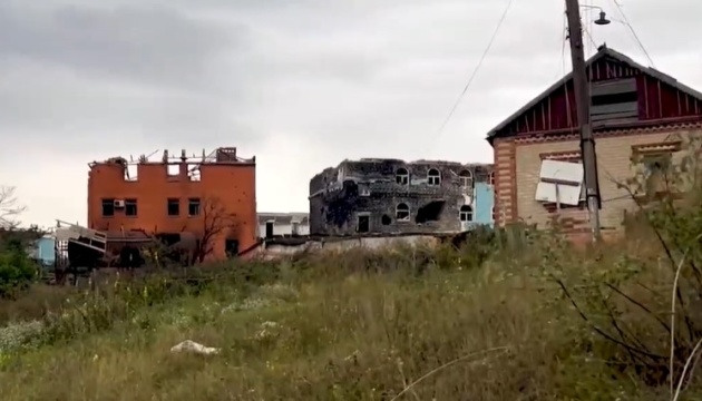 Село-привид: Донецька ОВА показала понівечене обстрілами Богородичне