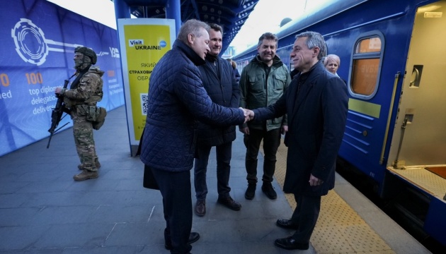Präsident der Schweiz besucht die Ukraine