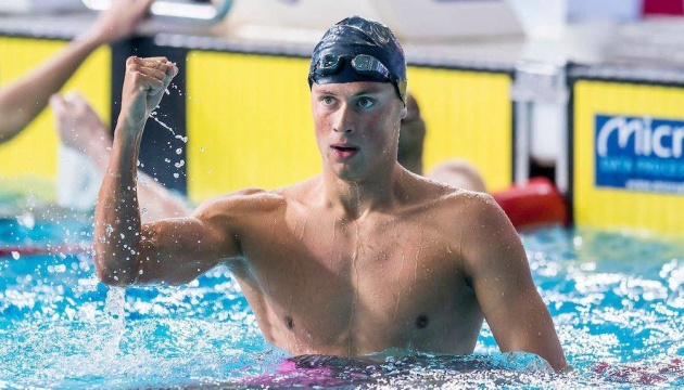 Romanchuk gana la plata en los 1500 m estilo libre en la Copa del Mundo de Natación