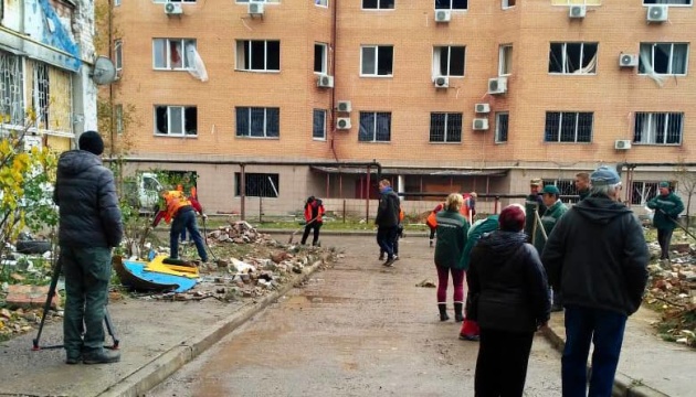 Five apartment blocks, detached house suburbs damaged in Russia’s missile attack on Mykolaiv