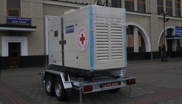 Укрзалізниця отримала від Товариства Червоного Хреста України 35 генераторів